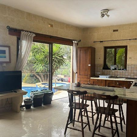 Gozo Oasis: Ensuite Retreat with Shared Pool B&B Ghajn il-Kbira (Gozo) Exterior photo