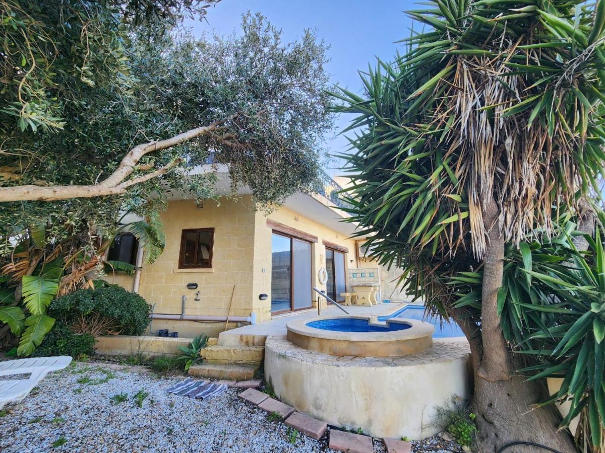 Gozo Oasis: Ensuite Retreat with Shared Pool B&B Ghajn il-Kbira (Gozo) Exterior photo