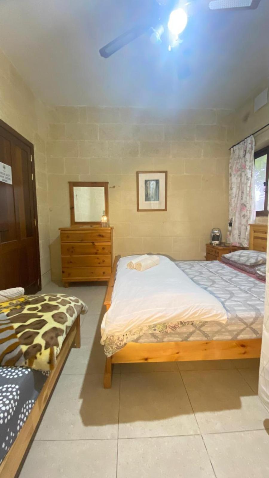 Gozo Oasis: Ensuite Retreat with Shared Pool B&B Ghajn il-Kbira (Gozo) Exterior photo