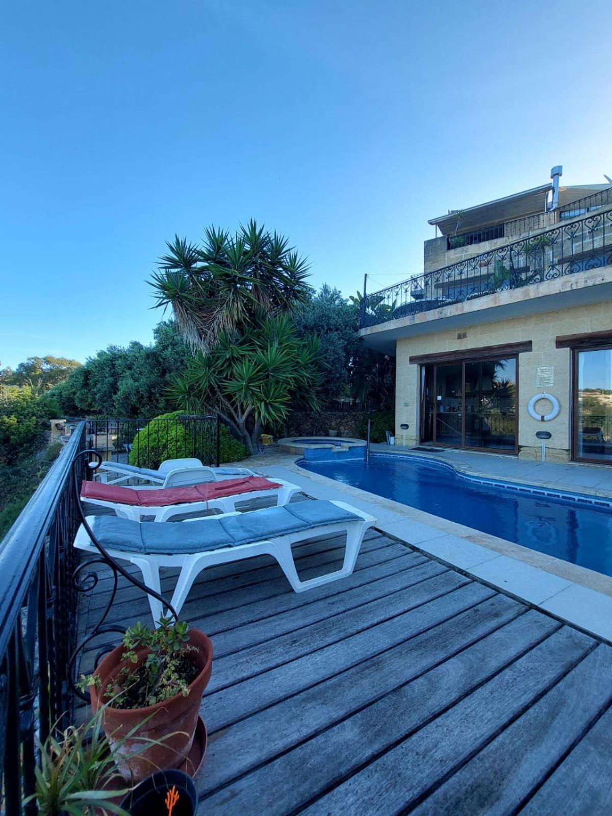 Gozo Oasis: Ensuite Retreat with Shared Pool B&B Ghajn il-Kbira (Gozo) Exterior photo